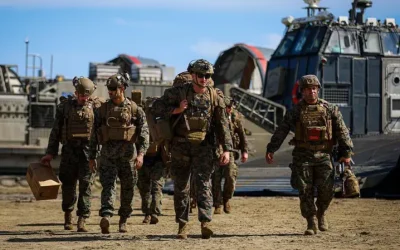 Por qué el despliegue del ejército de EE.UU. en el Caribe y los ejercicios militares reavivan una tensión histórica en Puerto Rico