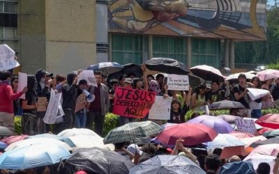 Marchan alumnos de la UNAM para exigir seguridad ante asesinato de estudiante en el CCH Sur