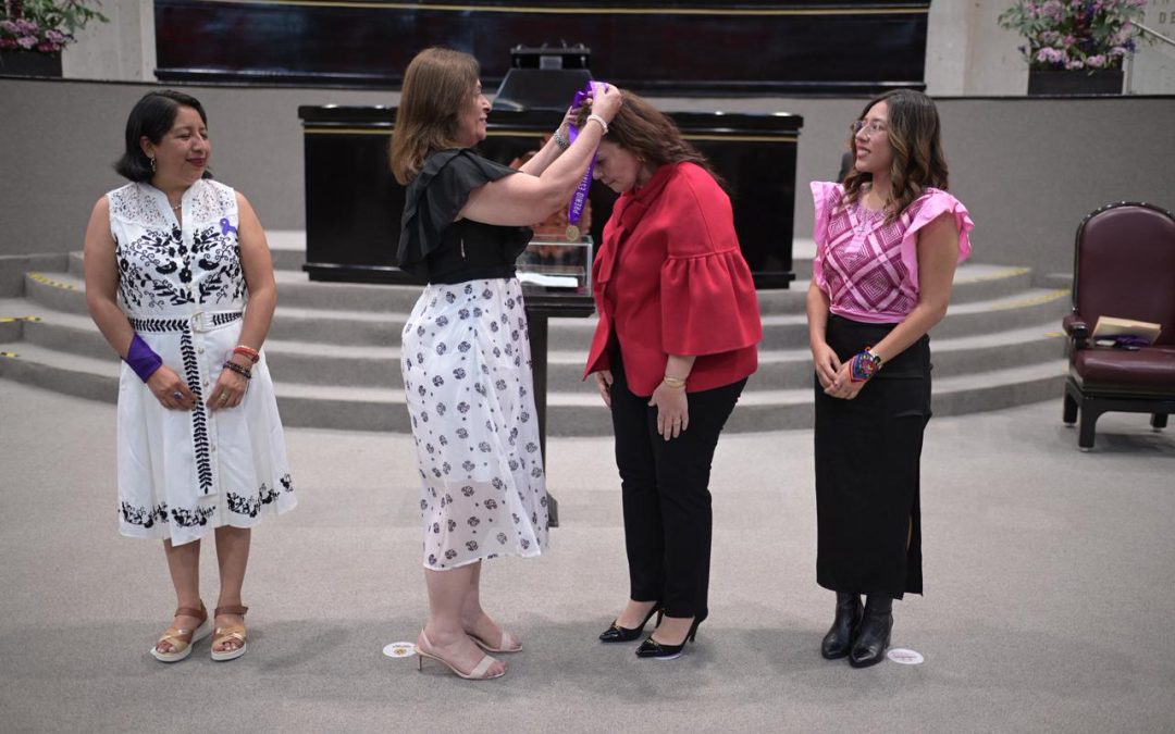 Entrega Congreso de Veracruz a Ana María Autrán el Premio Estatal a la Mujer 2026