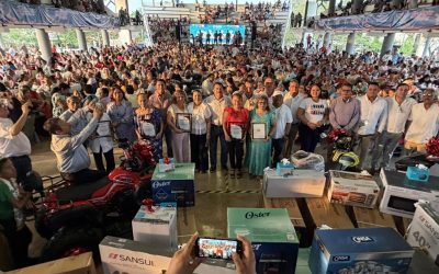 PEPE ARENAS RECONOCE CON FESTEJO Y HOMENAJES LA LABOR DEL MAGISTERIO ALAMENSE